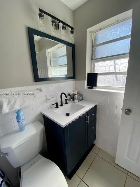 2560 NE 11th Ct #W, Pompano Beach, FL 33062 - Image #2