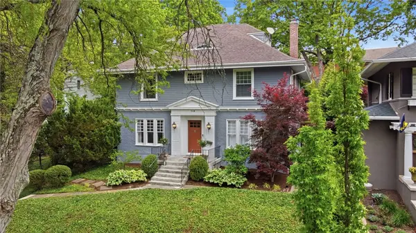 712 Oakwood Avenue, Oakwood, OH 45419