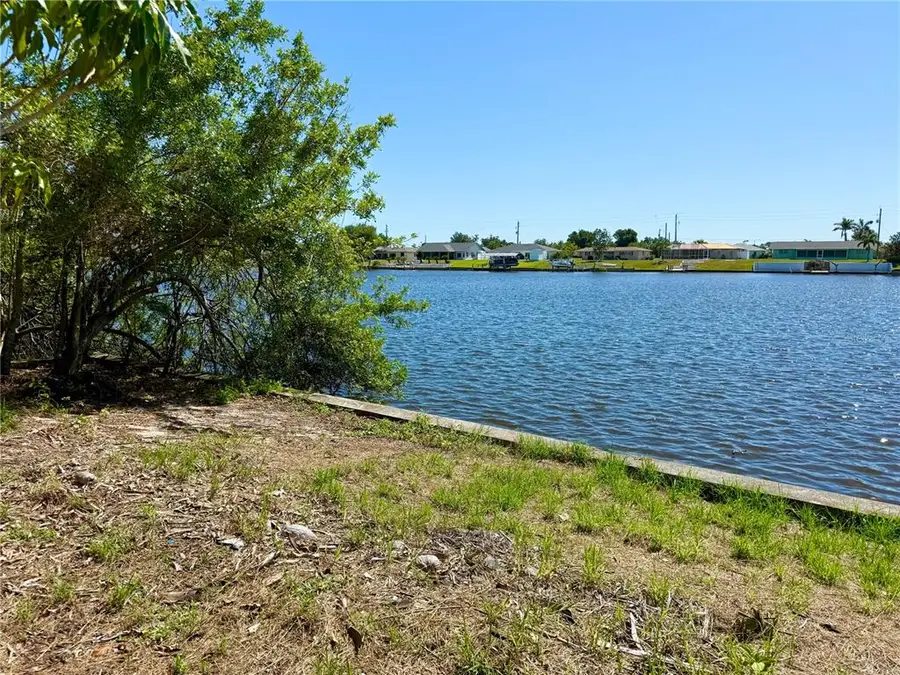 834 Ellicott Circle Nw, Port Charlotte, FL 33952 - Image #2