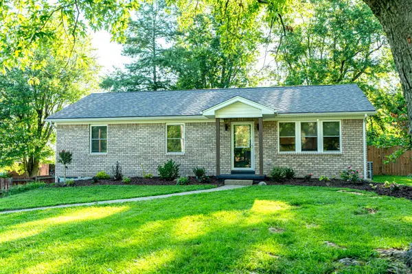 773 Ardmore Ln, Shelbyville, KY 40065