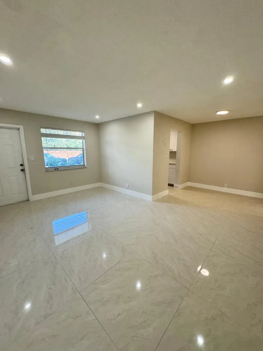 2418 Polk St # 104, Hollywood, FL 33020 - #2