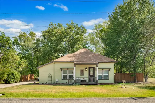 220 E Holley Street, Alba, TX 75410