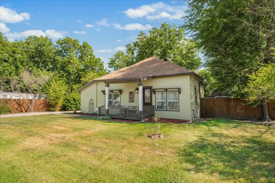 220 E Holley Street, Alba, TX 75410 - #3