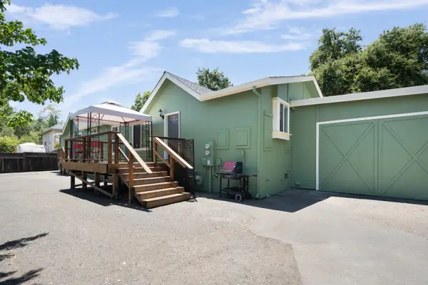 28 Tarman Drive #A & B, Cloverdale, CA 95425