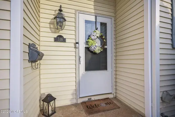 316 Middlewood Road, Middletown, NJ 07748