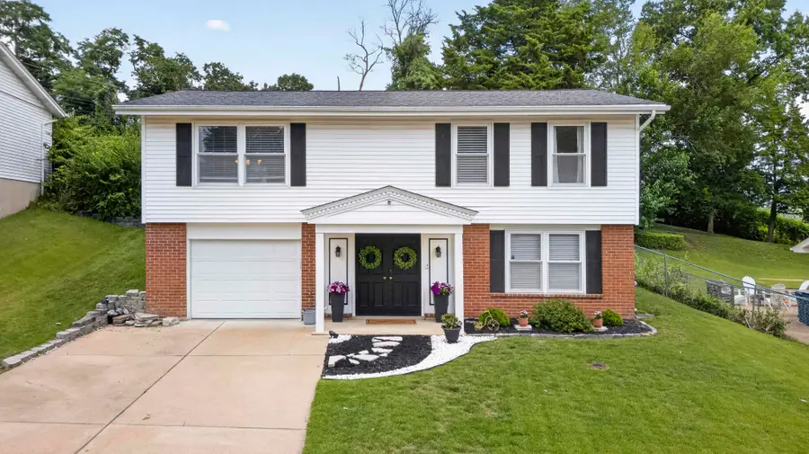 12011 Wesford Drive, Maryland Heights, MO 63043 - #2
