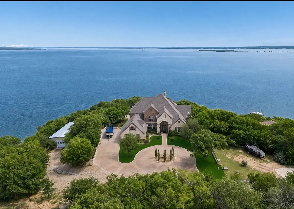 826 Cimmarron Bay Drive, Runaway Bay, TX 76426 - #1