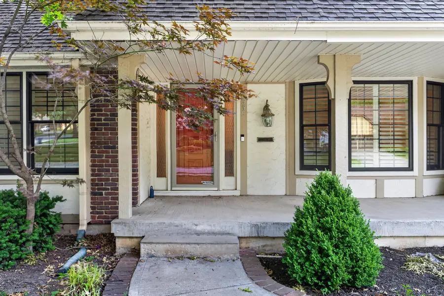 8995 Rosewood Drive, Prairie Village, KS 66207 - #2