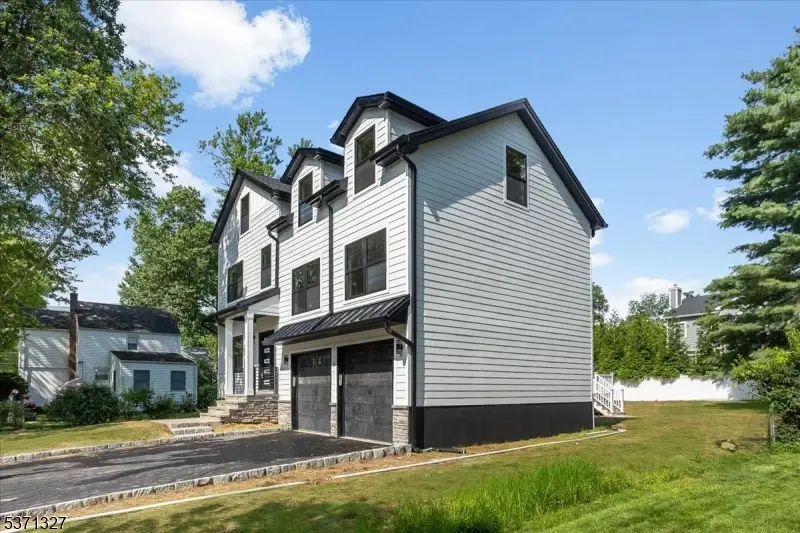 111 N Summit Ave, Chatham, NJ 07928 - #3