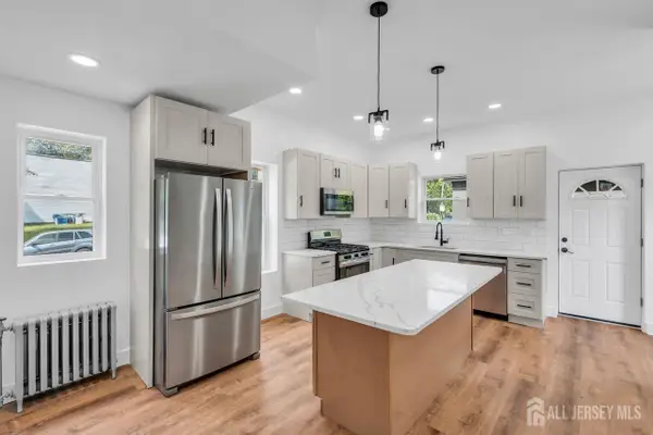 302 Bellevue Ave, Trenton City, NJ 08618