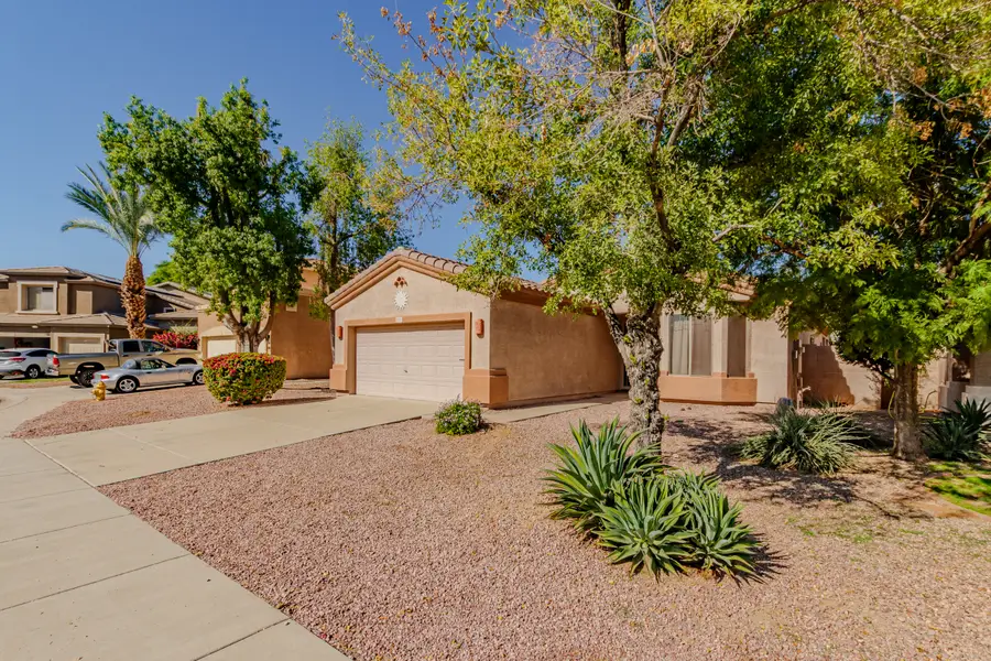 15282 W Country Gables Drive, Surprise, AZ 85379 - Image #2