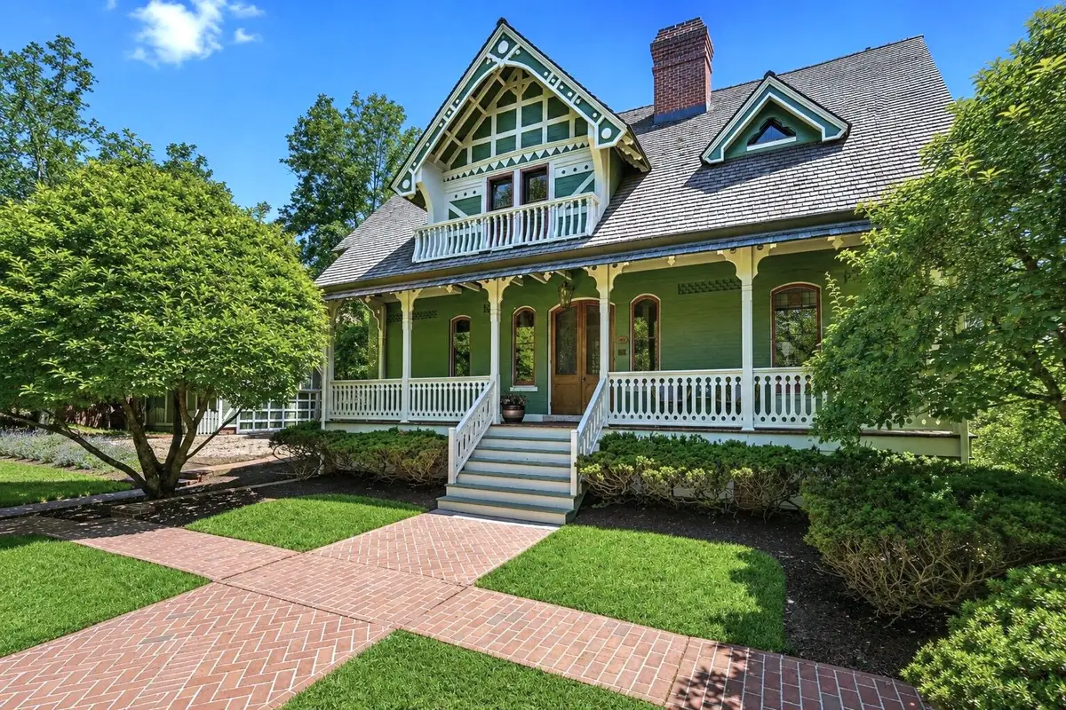 137 Hobart Ave, Millburn, NJ 07078 - #1