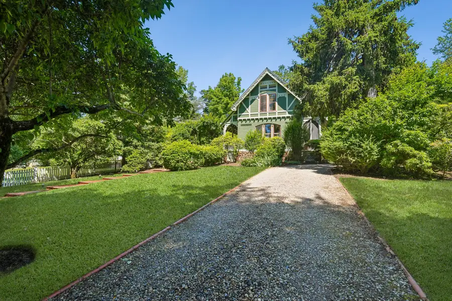 137 Hobart Ave, Millburn, NJ 07078 - #3