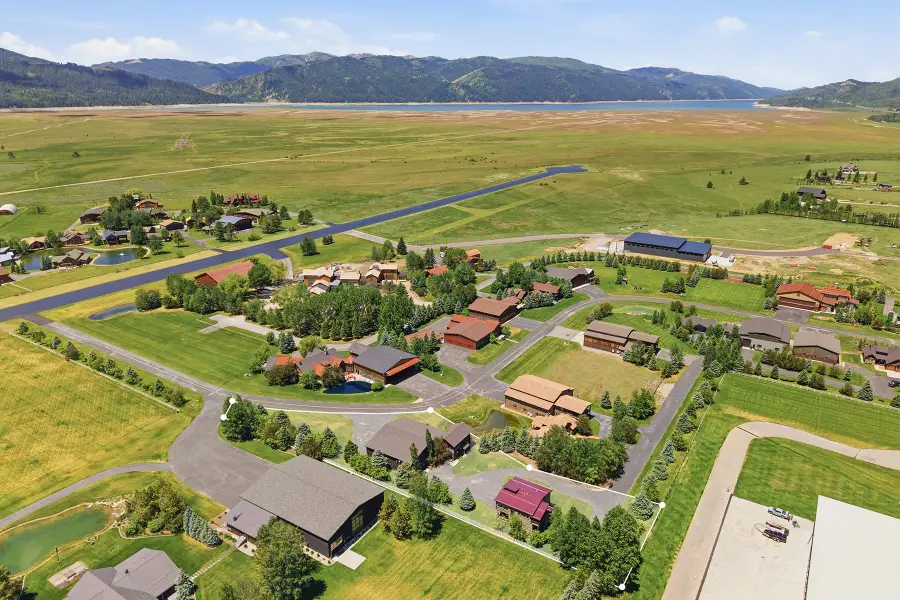 186 E Reserve Drive, Alpine, WY 83128 - #2