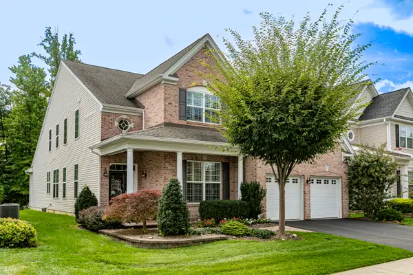 11 Bellingham Dr, KENDALL PARK, NJ 08824