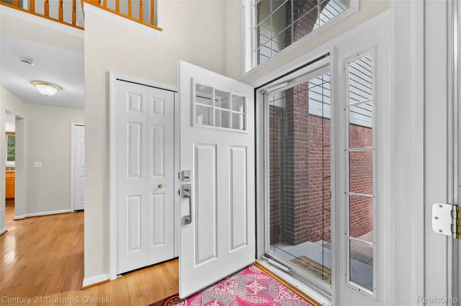 19880 Irving Drive, Livonia, MI 48152 - Image #2