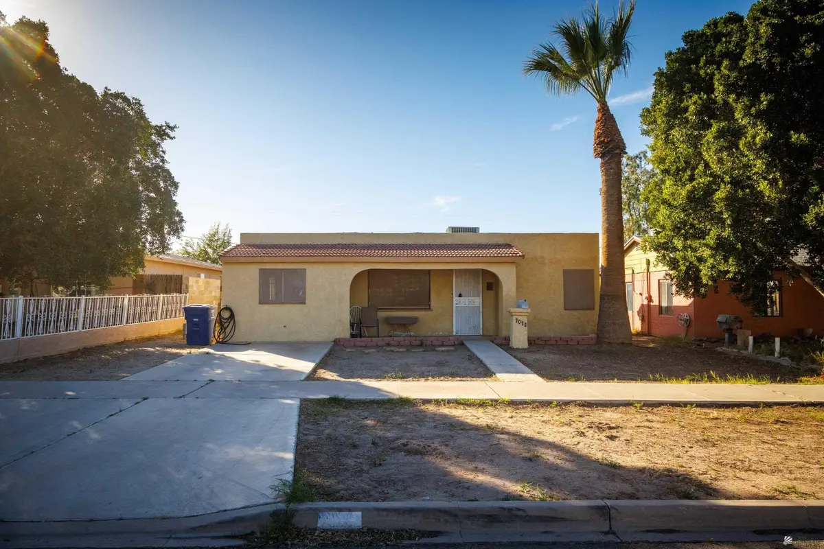 1014 S 8 AVE, Yuma, AZ 85364 - #1