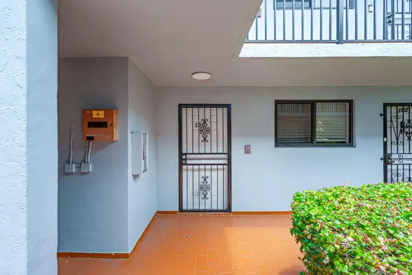 1340 W 41st Street #101, Hialeah, FL 33012