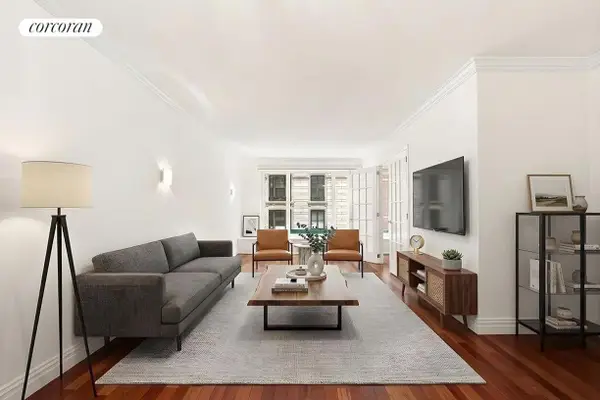 200 Central Park S #4M, Manhattan, NY 10019