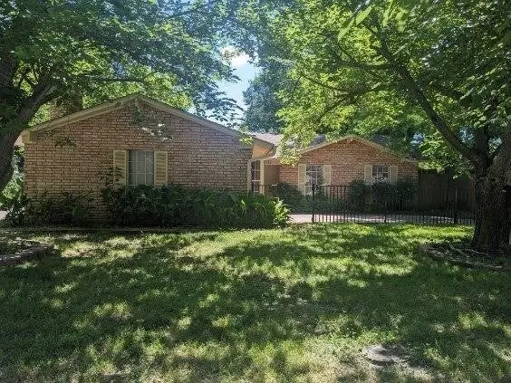 2732 Foxcroft Circle, Denton, TX 76209 - #3