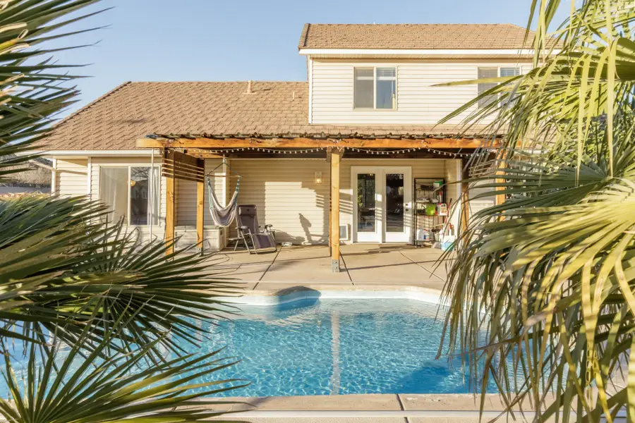 584 E Meadow Ln, Washington, UT 84780 - #2