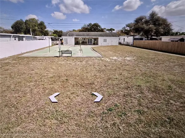 0 Yellow Pine St N, ST PETERSBURG, FL 33709