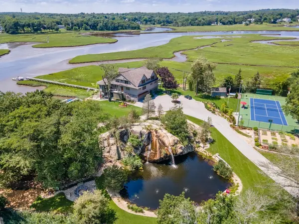 67 Border St, Scituate, MA 02066