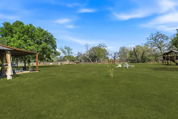 1211 Copperhead Rd, Seguin, TX 78155
