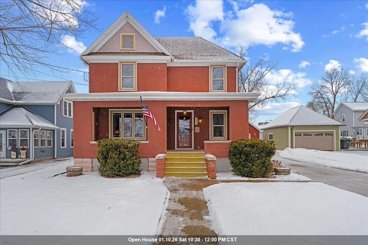 218 E Division Street, Kaukauna, WI 54130-2037 - #1