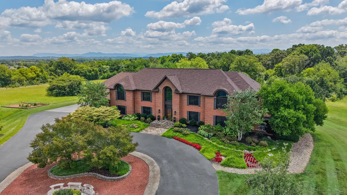 1329 W Hunt Rd, Maryville, TN 37801 - #1