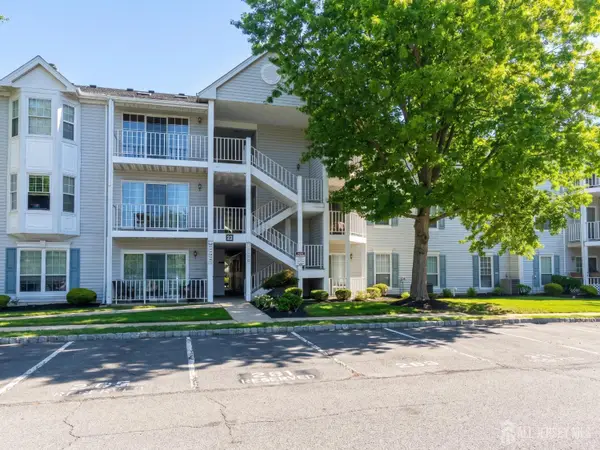 -279 Kempsey Drive, North Brunswick, NJ 08902