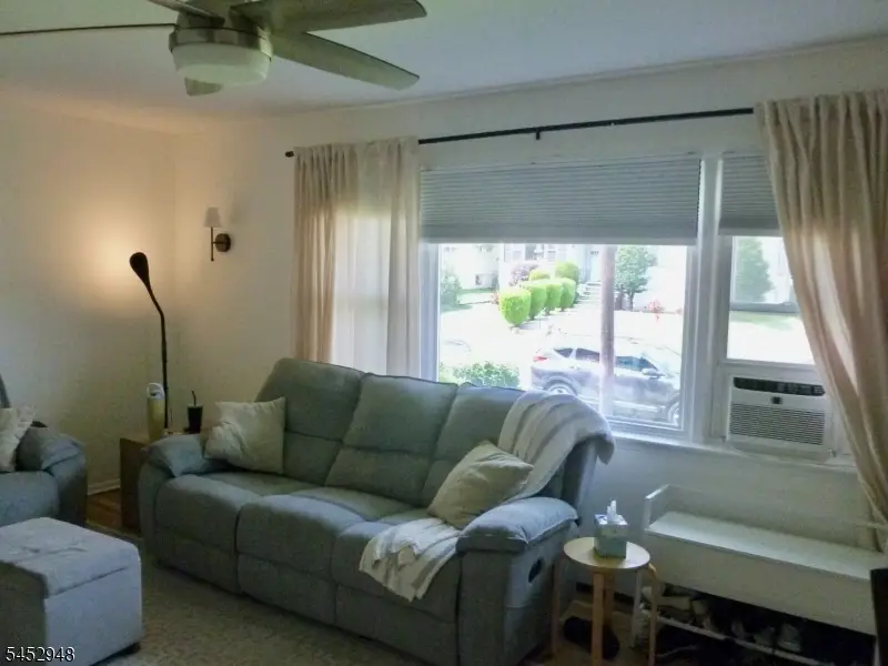 33 N Willow St , 1, Montclair, NJ 07042-3671 - #3