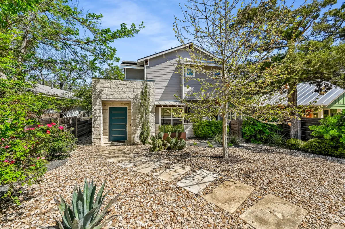 2100 E 10th St, Austin, TX 78702 - #1