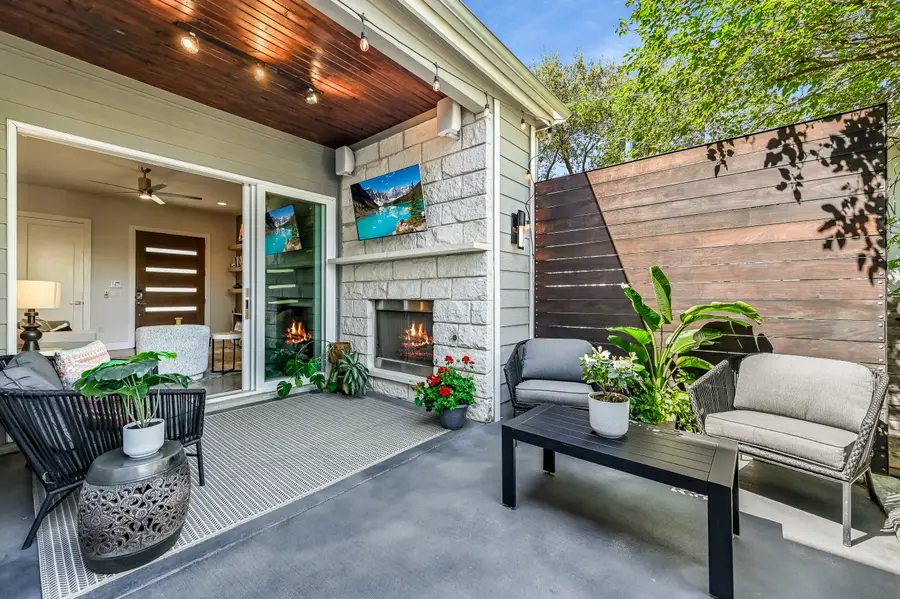 2100 E 10th St, Austin, TX 78702 - #2