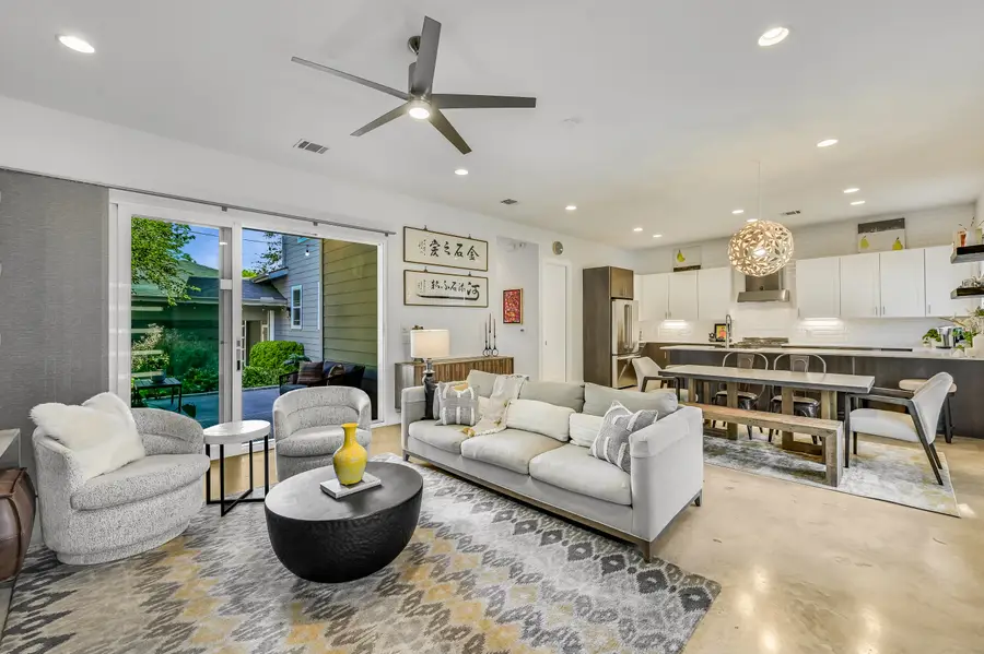 2100 E 10th St, Austin, TX 78702 - #3