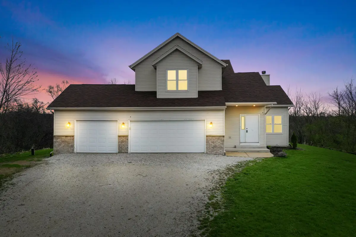 7809 E Wind Lake Rd, Wind Lake, WI 53185 - #1