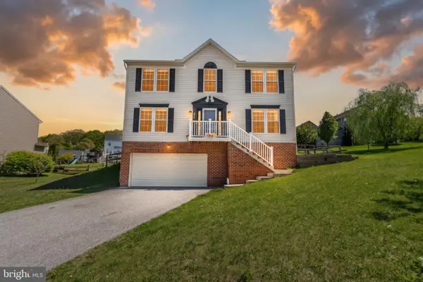 271 Courtney Ct, SPRING GROVE, PA 17362