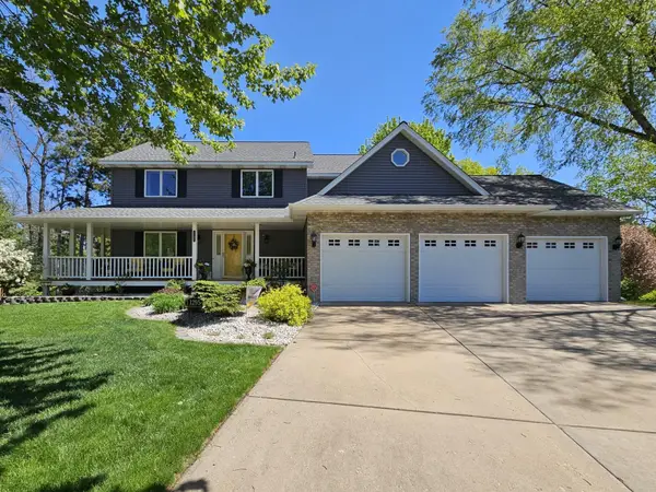 1295 Velvetleaf Lane, Lino Lakes, MN 55038