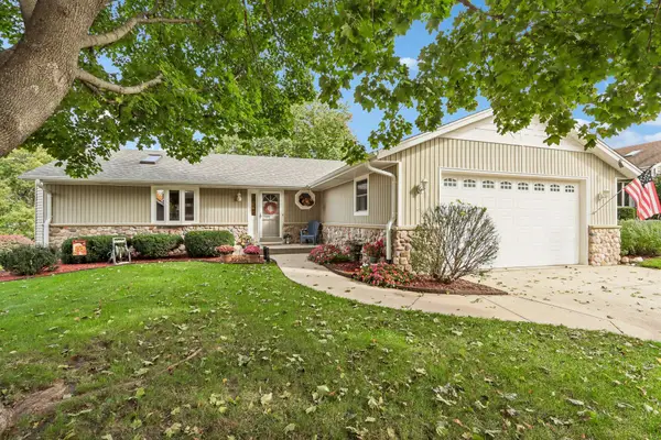 516 High St, Pewaukee, WI 53072