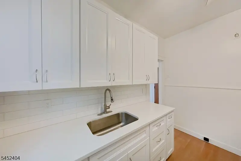 183 Broad St , 1R, Bloomfield, NJ 07003-2695 - #3