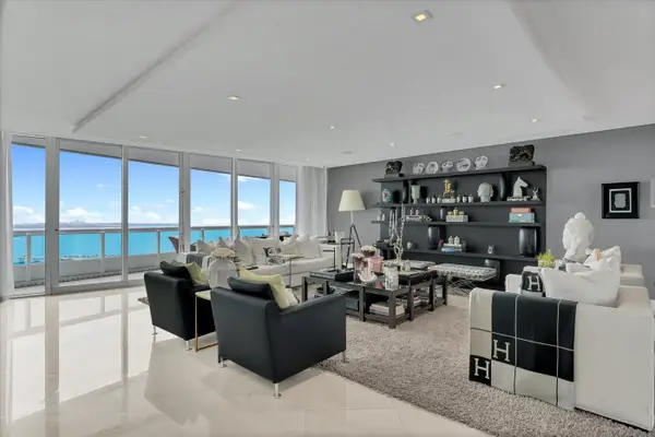 1643 Brickell Ave #3904, Miami, FL 33129