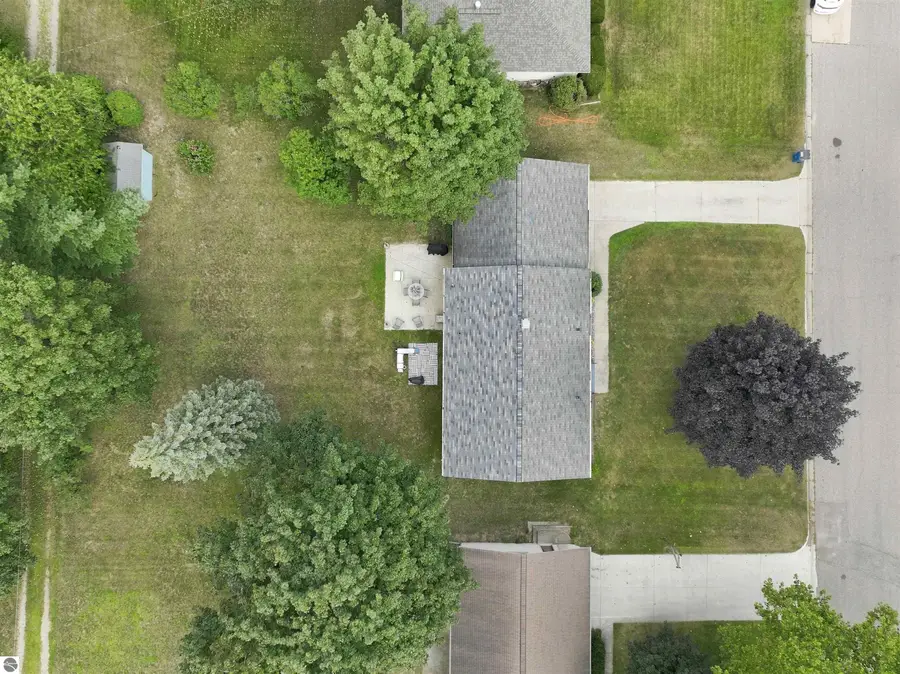 714 Sunset Lane, Cadillac, MI 49601 - #2