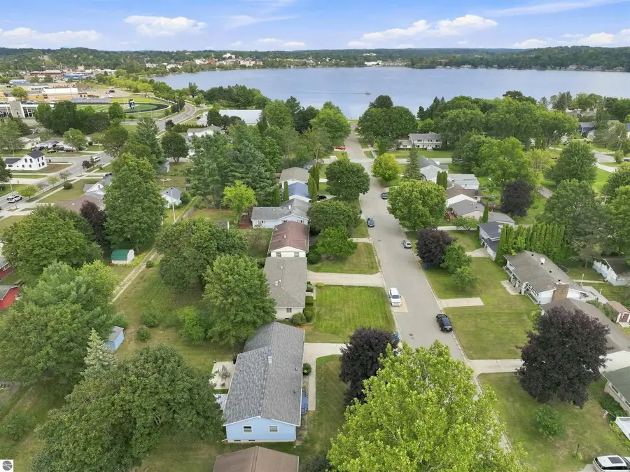 714 Sunset Lane, Cadillac, MI 49601 - #3