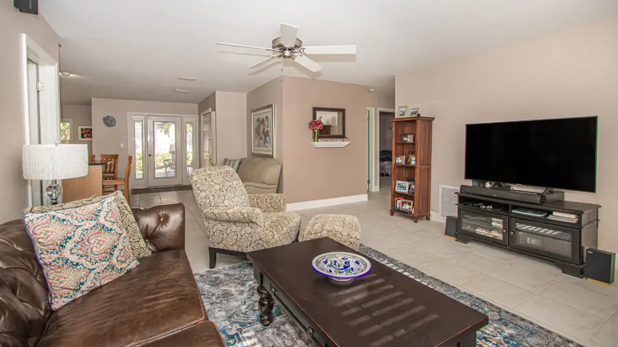 7864 15th Way N, Saint Petersburg, FL 33702 - #3