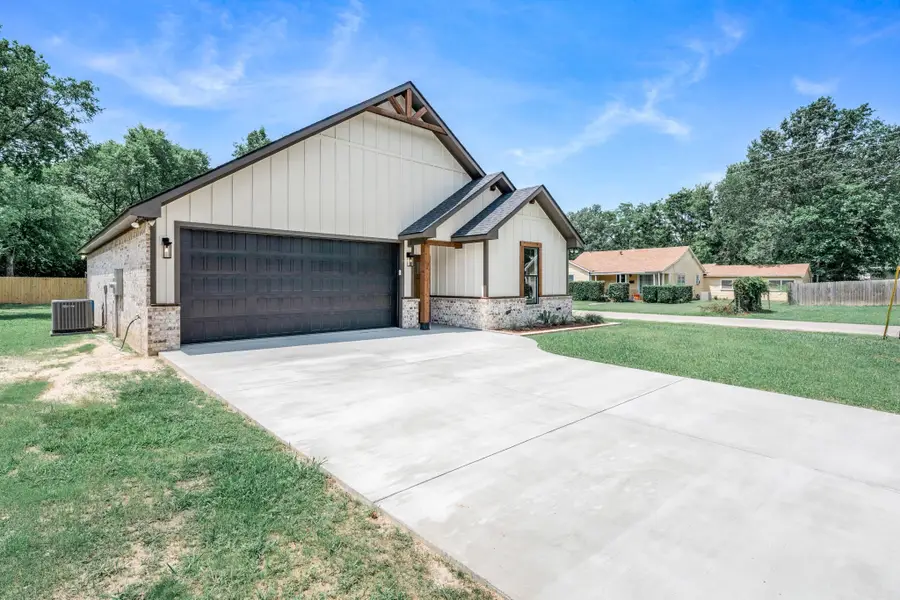 213 Turman Street, Mineola, TX 75773 - #3