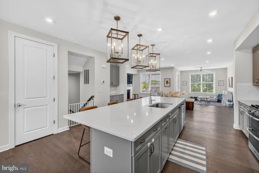 8106 Zoe Place, Alexandria, VA 22306 - #3