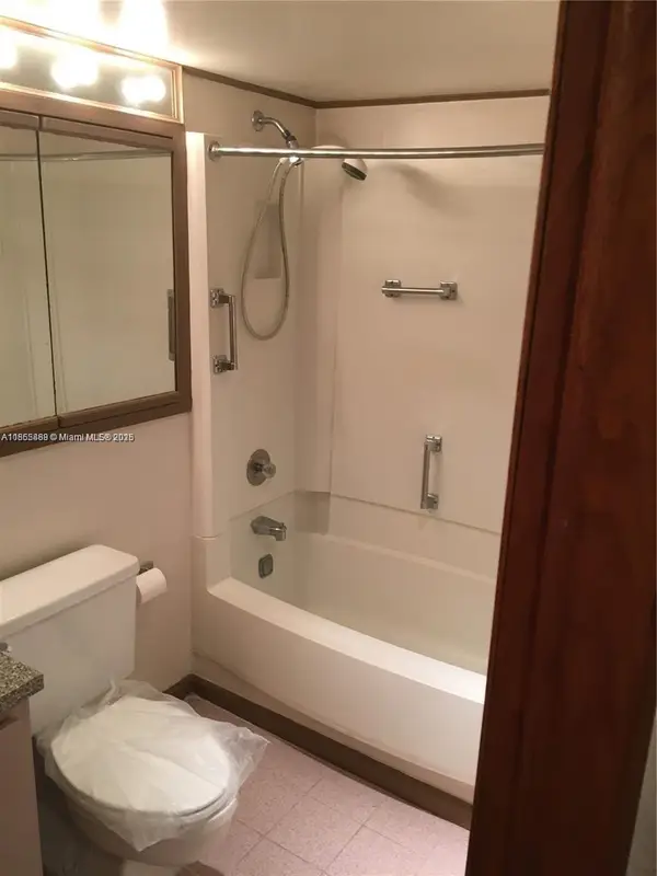 14221 N Kendall Dr #305C, Miami, FL 33186