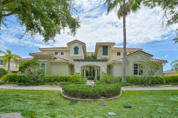 1440 Emerald Dunes Drive, SUN CITY CENTER, FL 33573