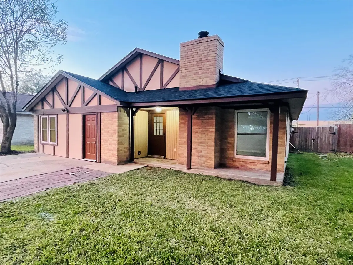 1225 Clover Drive, Angleton, TX 77515 - #1