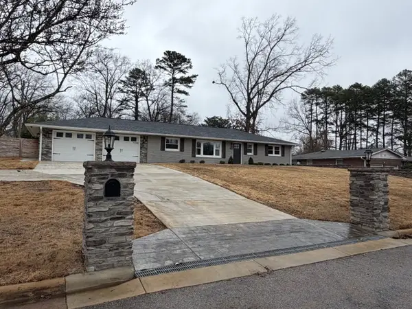 1633 Winston St, Florence, AL 35630